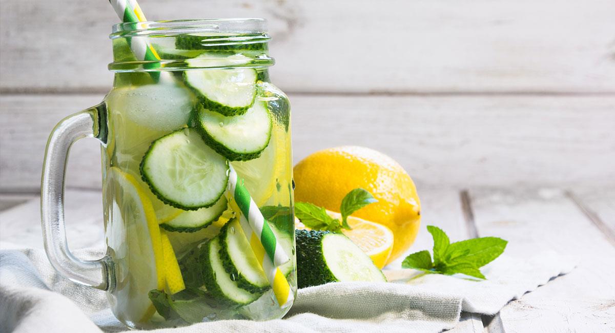 Agua de pepino, limonaria y menta