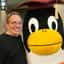 Linus Torvalds - Creador del Sistema Operativo Linux | Biografía Informáticos | Linus Torvalds, un estudiante finlandés, desarrolló el sistema operativo Linux, similar a Unix mientras estaba haciendo su maestría en el año 1991